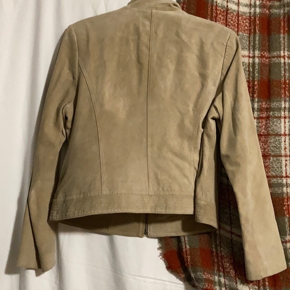 Women’s Leather Jacket - Picture 5 of 5